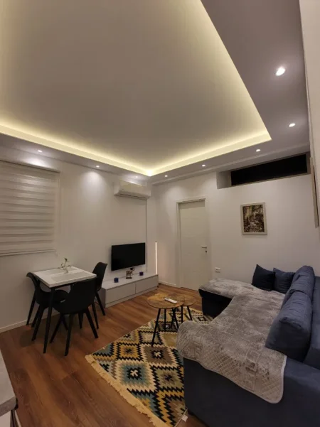 Tirane, jepet me qera apartament 1+1 Kati 1, 60 m² 550 € (Rruga e Durresit)