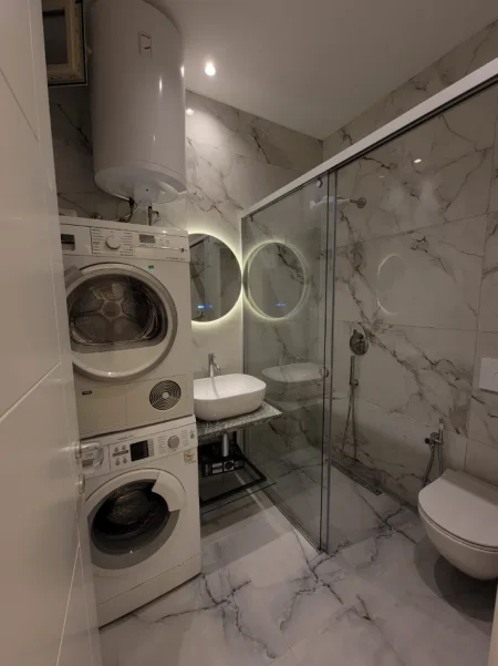 Tirane, jepet me qera apartament 1+1 Kati 1, 60 m² 550 € (Rruga e Durresit)