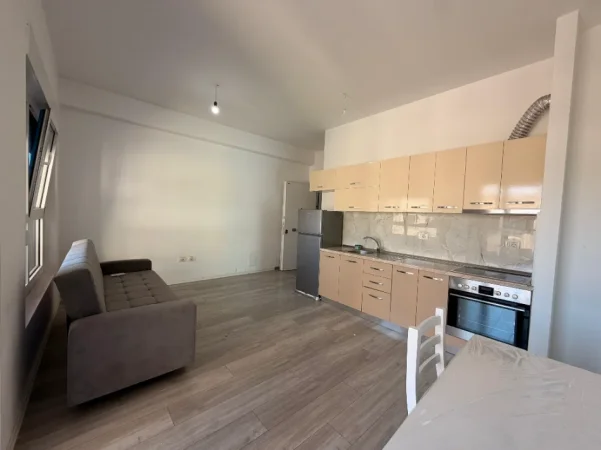 Tirane, jepet me qera apartament 1+1+Ballkon Kati 2, 56 m² 400 € (Kompleksi Mangalem, Ali Demi)