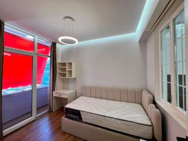 Tirane, jepet me qera apartament 2+1 Kati 5, 87 m² 1.000 € (Selvia Tirane)