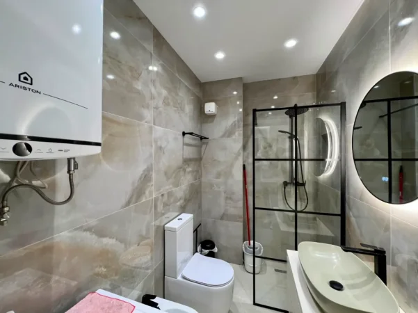 Tirane, jepet me qera apartament 2+1 Kati 5, 87 m² 1.000 € (Selvia Tirane)