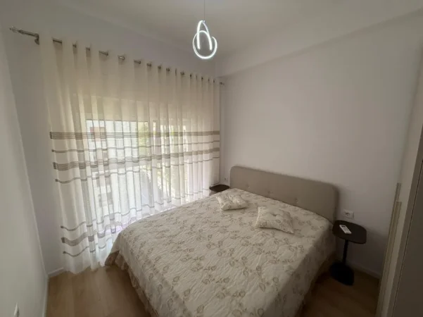 Tirane, jepet me qera apartament 1+1 Kati 6, (Ali Demi)