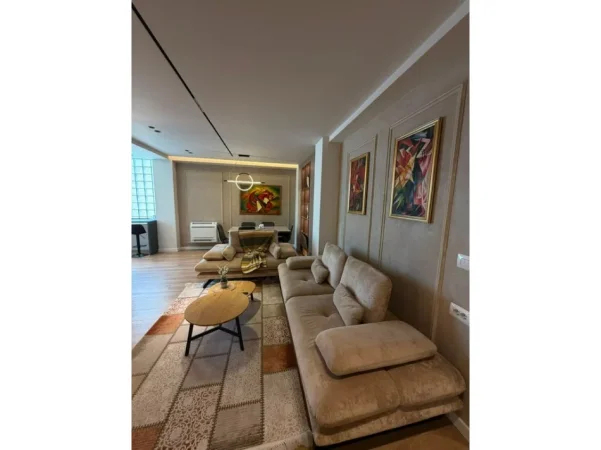 Tirane, jepet me qera apartament 3+1+Ballkon Kati 9, 115 m² 1.500 € 