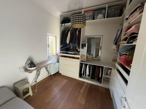 Tirane, shitet apartament 3+1+Ballkon Kati 2, 138 m² 410.000 € 