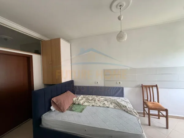 Tirane, jepet me qera apartament 2+1+Ballkon Kati 2, 75 m² 400 € (Fresk)