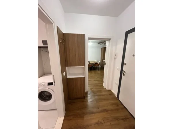 Tirane, jepet me qera apartament 1+1+Ballkon Kati 5, 72 m² 551 € 