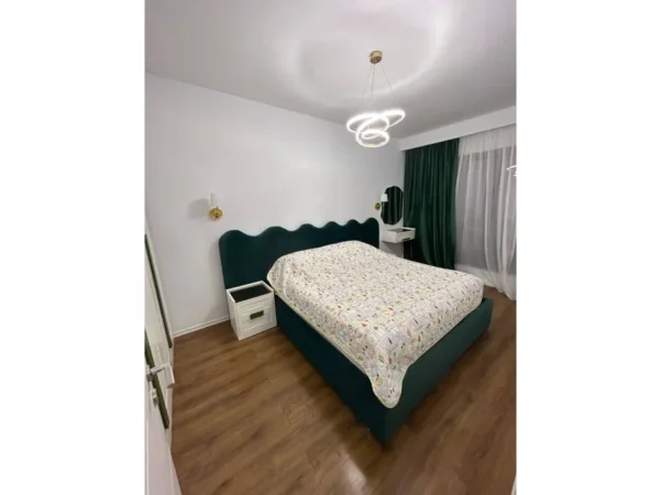 Tirane, jepet me qera apartament 1+1+Ballkon Kati 5, 72 m² 551 € 