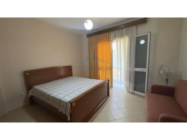 Tirane, jepet me qera apartament 1+1 Kati 1, 65 m² 400 € (Unaza e Re)