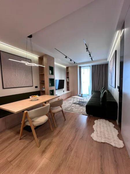 Tirane, jepet me qera apartament 1+1+Aneks+Ballkon Kati 10, 75 m² 900 € (zogu i zi)