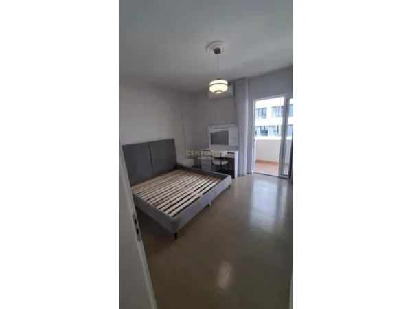 Tirane, jepet me qera apartament 2+1 Kati 4, 88 m² 650 € (Ish Parku NEW143391)