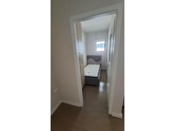 Tirane, jepet me qera apartament 2+1 Kati 4, 88 m² 650 € (Ish Parku NEW143391)