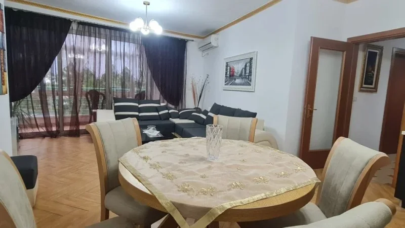 Tirane, jepet me qera apartament 2+1+Ballkon Kati 3, 115 m² 660 € (Don Bosko)