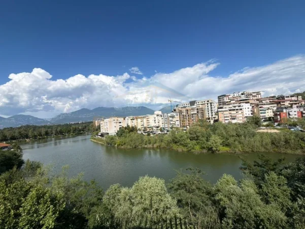 Tirane  shitet apartament 2+1 Kati 4, 123 m² 500.000 €