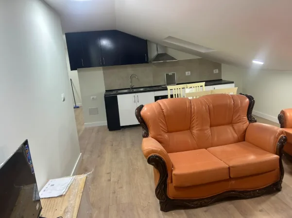 Tirane, jepet me qera tek UET nga Pronari, pa-komision apartament 2+1+Ballkon Kati 3, 107 m² 450 € (Vasil Nathanaili)