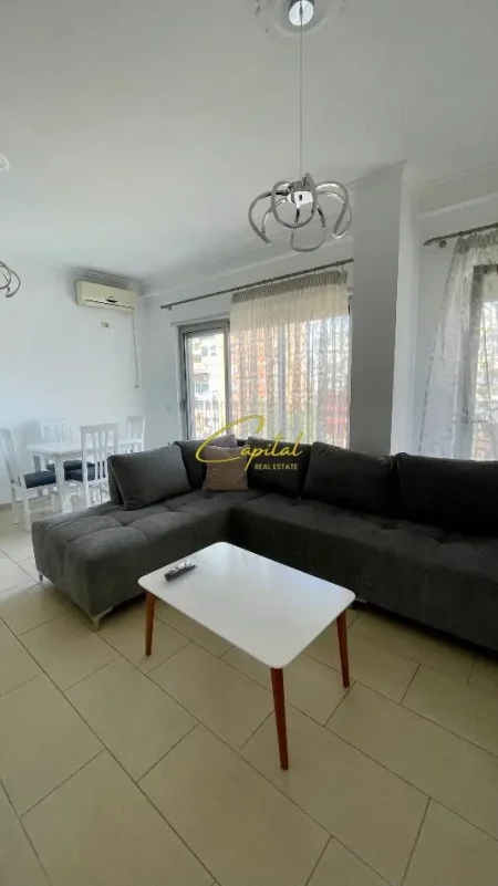 Tirane, jepet me qera apartament 1+1 Kati 4, 70 m² 800 € (MYSLYM SHYRI)