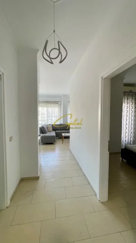 Tirane, jepet me qera apartament 1+1 Kati 4, 70 m² 800 € (MYSLYM SHYRI)