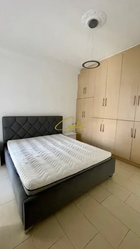 Tirane, jepet me qera apartament 1+1 Kati 4, 70 m² 800 € (MYSLYM SHYRI)