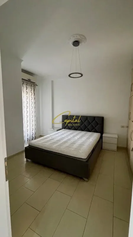Tirane, jepet me qera apartament 1+1 Kati 4, 70 m² 800 € (MYSLYM SHYRI)