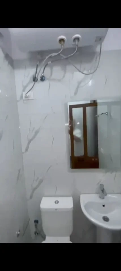 Tirane, shitet apartament 2+1 Kati 3, 75 m² 160 milion lek (rruga 5 maji)