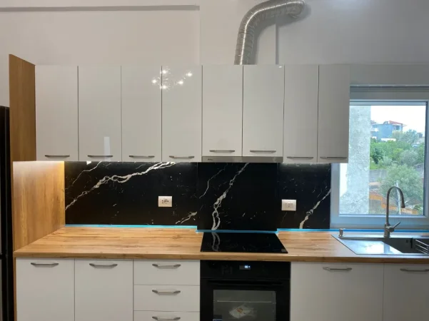 Tirane, jepet me qera apartament 2+1 Kati 3, 95 m² (farke)