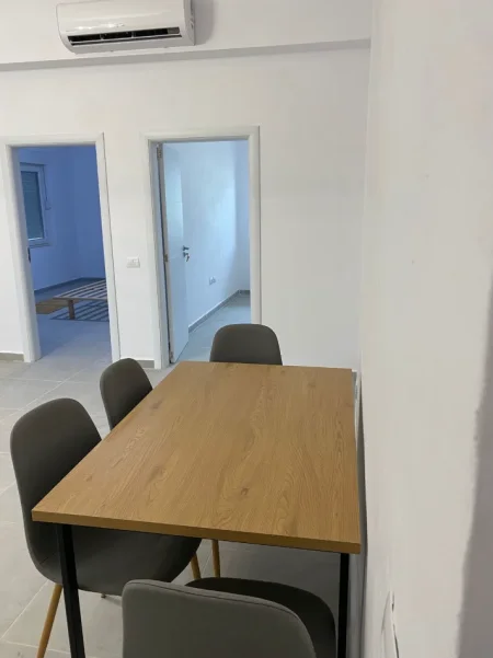 Tirane, jepet me qera apartament 2+1 Kati 3, 95 m² (farke)