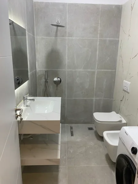 Tirane, jepet me qera apartament 2+1 Kati 3, 95 m² (farke)