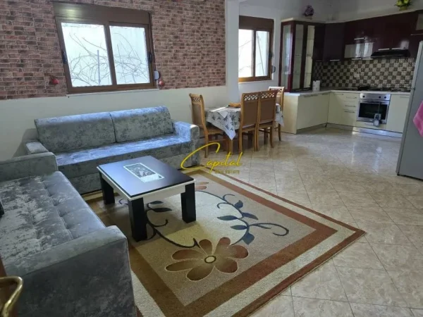 Tirane, jepet me qera apartament 1+1 Kati 1, 100 m² 450 € (VILAT AMERIKANE)