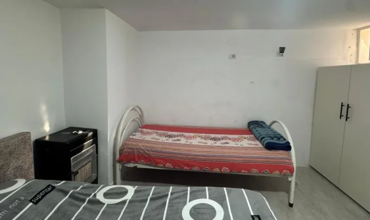 Tirane, jepet me qera apartament 1+1 Kati 1, 70 m² 400 € (The New Bazaar)