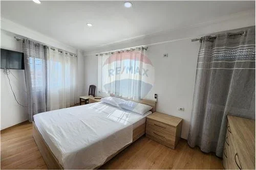 Tirane, jepet me qera apartament 2+1 Kati 9, 79 m² 650 € (Rruga Frosina Plaku)