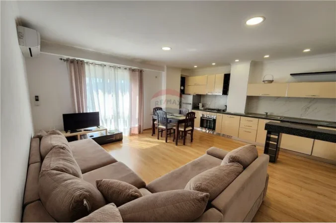 Tirane, jepet me qera apartament 2+1 Kati 9, 79 m² 650 € (Rruga Frosina Plaku)