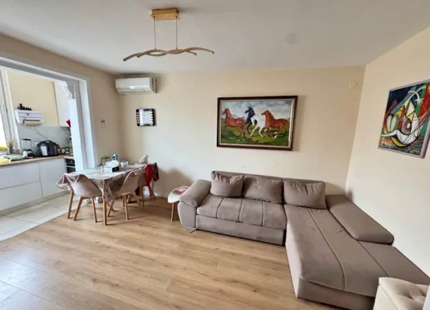 Tirane, shitet apartament 1+1 Kati 4, 49 m² 120.000 € (Mine Peza)
