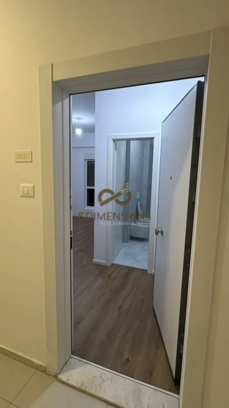 Tirane, jepet me qera apartament 1+1+Ballkon Kati 5, 61 m² 300 € (ali demi)
