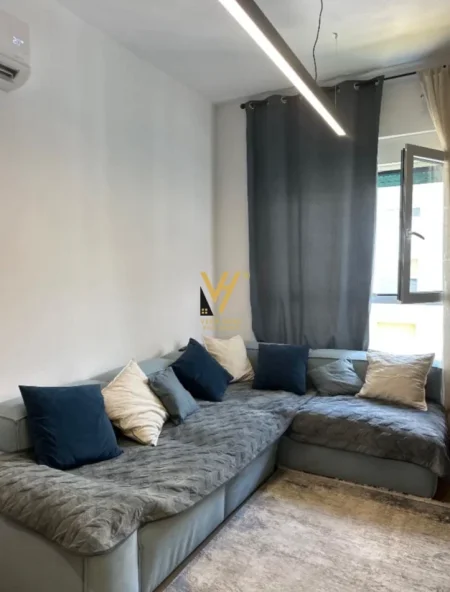 Tirane, jepet me qera apartament 2+1+Ballkon Kati 8, 80 m² 570 € (ALI DEMI)