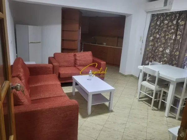 Tirane, jepet me qera apartament 2+1 Kati 4, 90 m² 600 € (90)