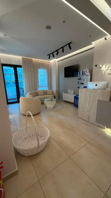 Tirane, jepet me qera zyre Kati 2, 100 m² 1.100 € (Square21)