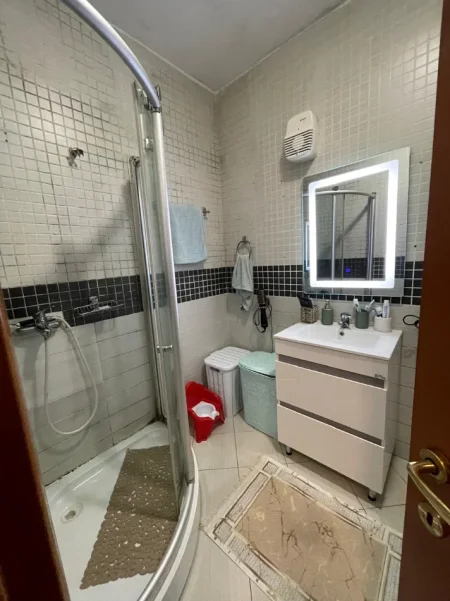 Tirane, jepet me qera apartament 2+1 Kati 3, 96 m² 650 € (Don Bosko)