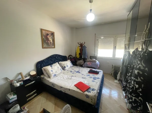 Tirane, shes apartament 2+1+Ballkon Kati 2, 87 m² 150.000 € (Spitali Amerikan 3)