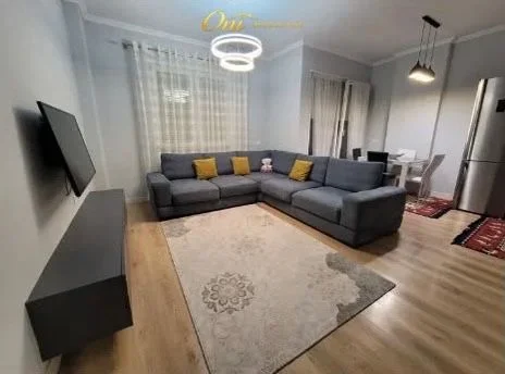 Tirane, jepet me qera apartament 2+1+Aneks+Ballkon Kati 6, 86 m² 600 € (RRUGA 5 MAJI)