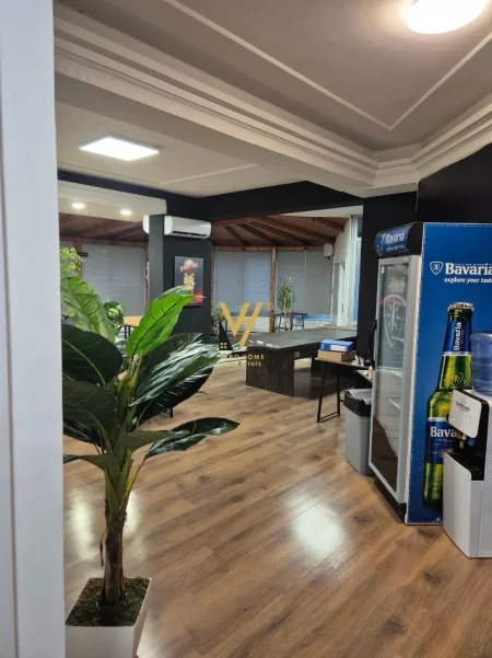 Tirane, jepet me qera zyre Kati 2, 150 m² 900 € (RRUGA E KAVAJES)