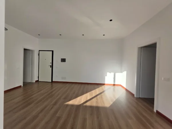 Tirane, jepet me qera zyre , 68 m² 750 € (Spring Residence)