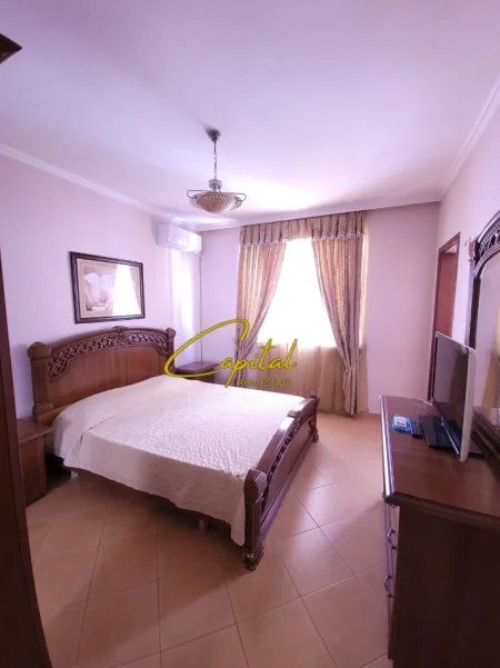 Tirane, jepet me qera apartament 2+1 Kati 8, 125 m² 750 € (ISH EKSPOZITA)