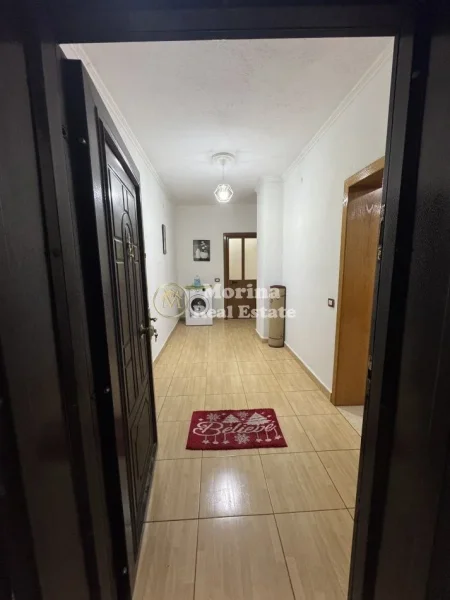 Tirane, jepet me qera apartament 2+1 Kati 2, 125 m² 400 € (Oxhaku)