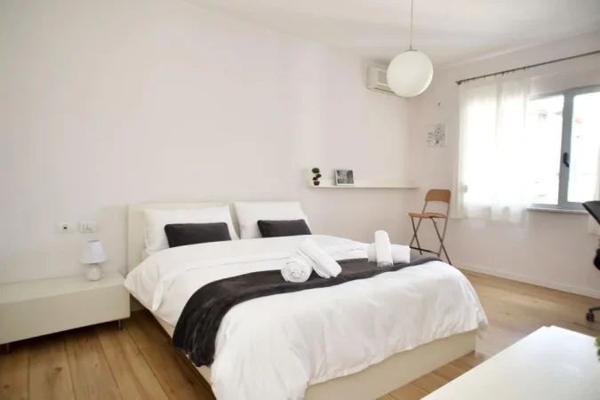 Tirane, jepet me qera apartament 1+1 Kati 8, 80 m² 600 € (Kompleksi Halili)