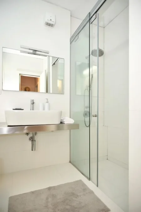 Tirane, jepet me qera apartament 1+1 Kati 8, 80 m² 600 € (Kompleksi Halili)