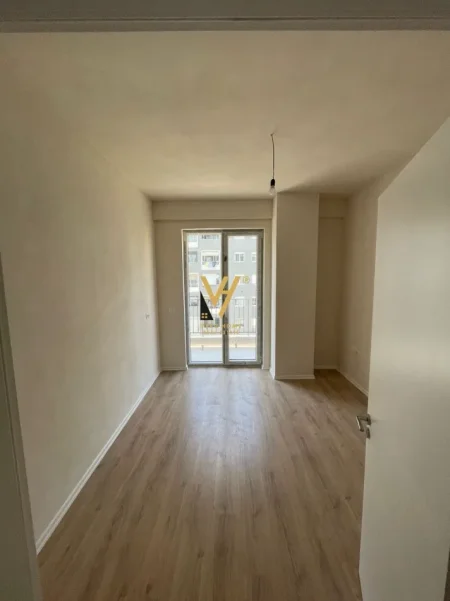 Tirane, shitet apartament 3+1+Ballkon Kati 4, 128 m² 375.000 € (KOMUNA E PARISIT)