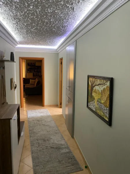 Tirane, shitet apartament 2+1 Kati 7, 99 m² 198.000 € (Kinostudio)
