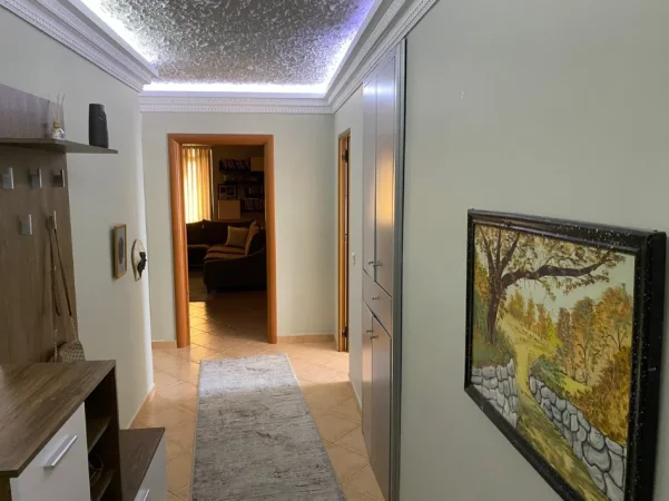 Tirane, shitet apartament 2+1 Kati 7, 99 m² 198.000 € (Kinostudio)