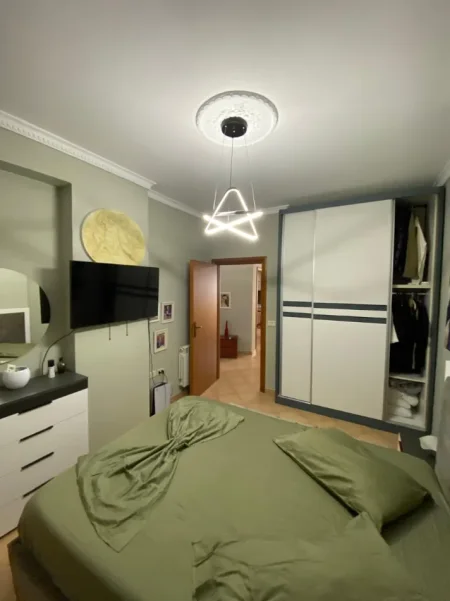 Tirane, shitet apartament 2+1 Kati 7, 99 m² 198.000 € (Kinostudio)