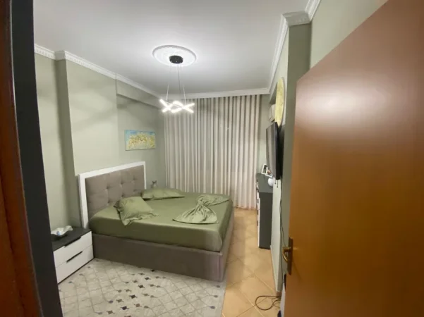 Tirane, shitet apartament 2+1 Kati 7, 99 m² 198.000 € (Kinostudio)