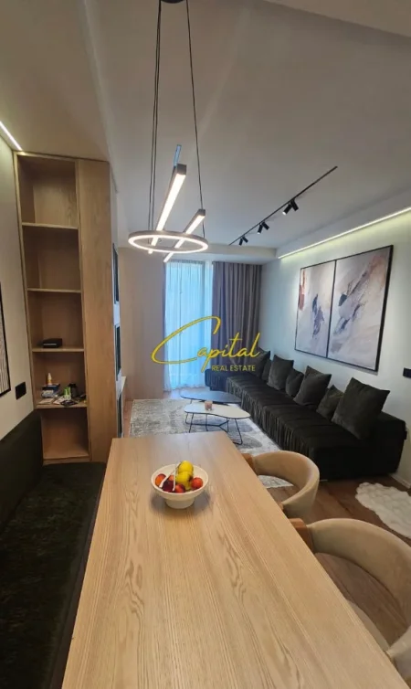 Tirane, jepet me qera apartament 1+1 Kati 10, 75 m² 900 € (REZIDENCA GOLDEN TOWER)